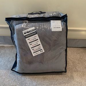 Twin/Twin XL UGG Comforter